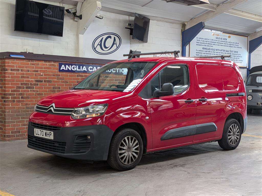 <p>2020 CITROEN BERLINGO 650 EN-PRISE BHD</p>