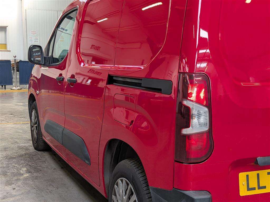 <p>2020 CITROEN BERLINGO 650 EN-PRISE BHD</p>