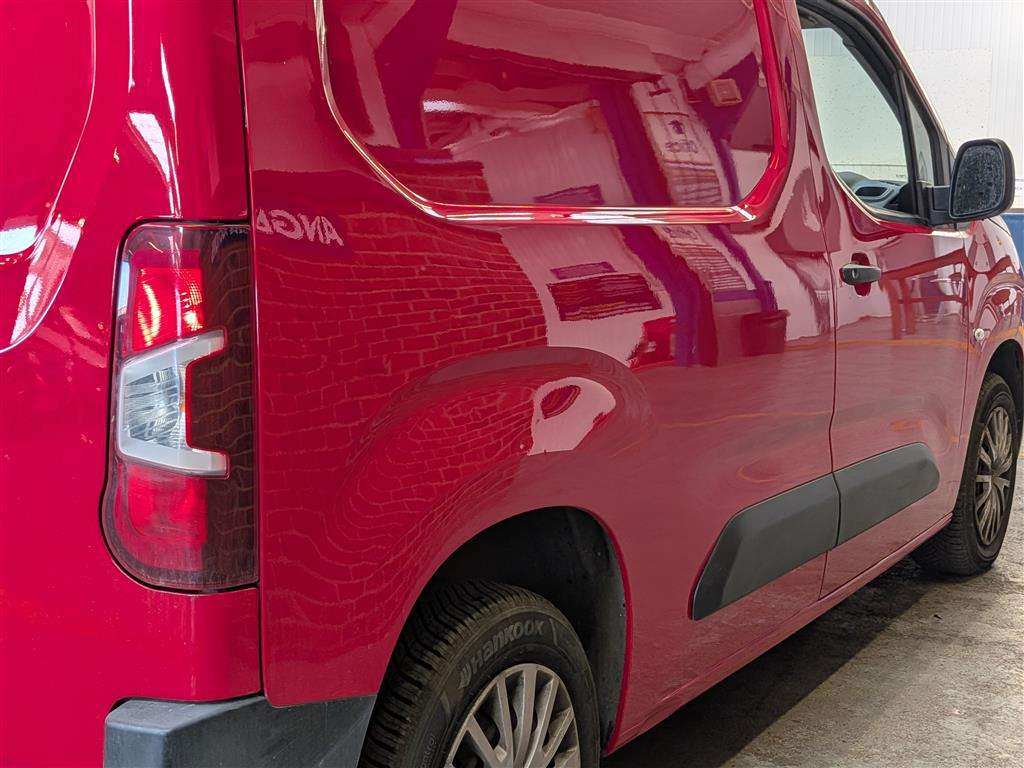 <p>2020 CITROEN BERLINGO 650 EN-PRISE BHD</p>