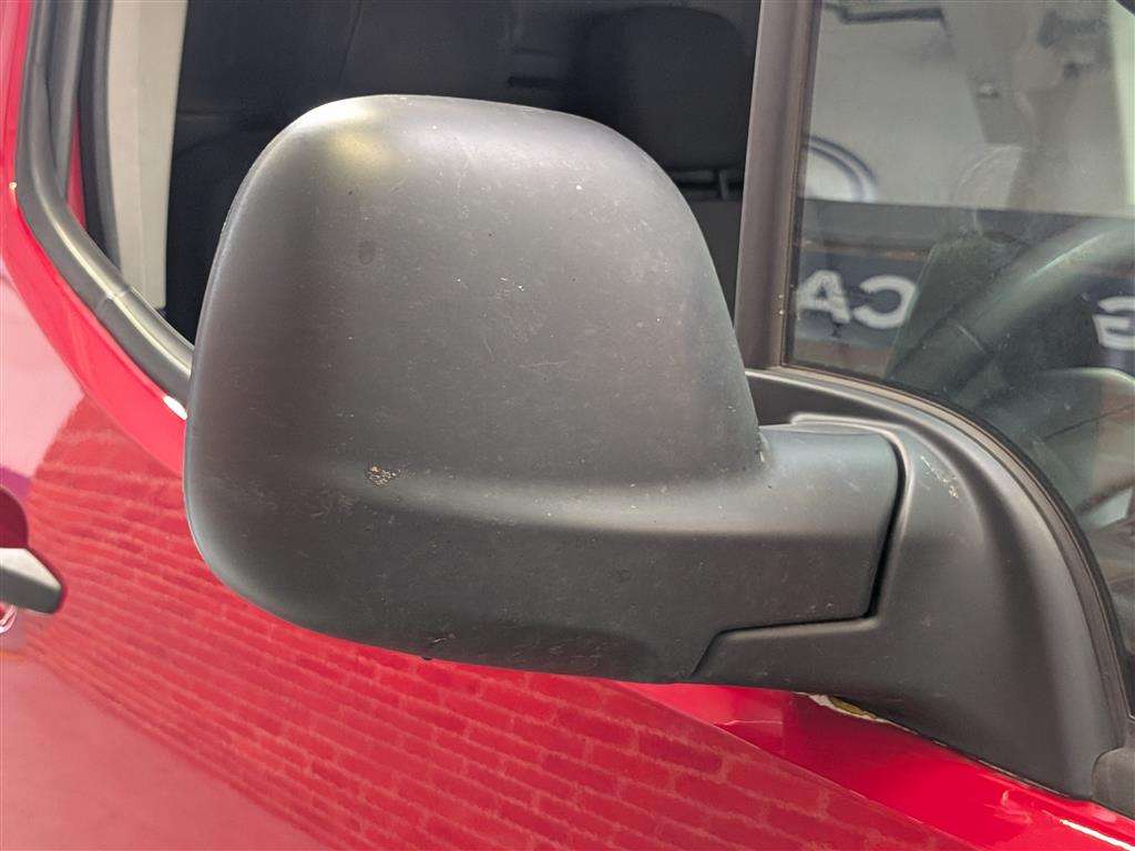 <p>2020 CITROEN BERLINGO 650 EN-PRISE BHD</p>