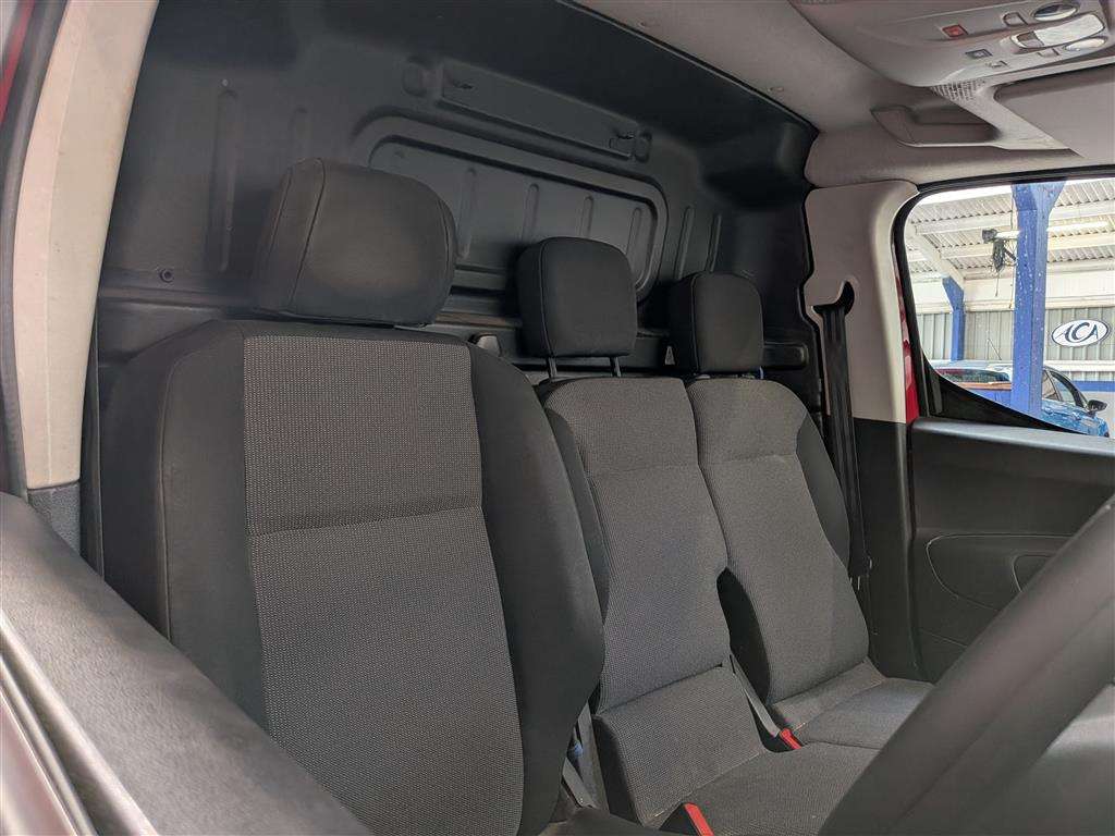<p>2020 CITROEN BERLINGO 650 EN-PRISE BHD</p>