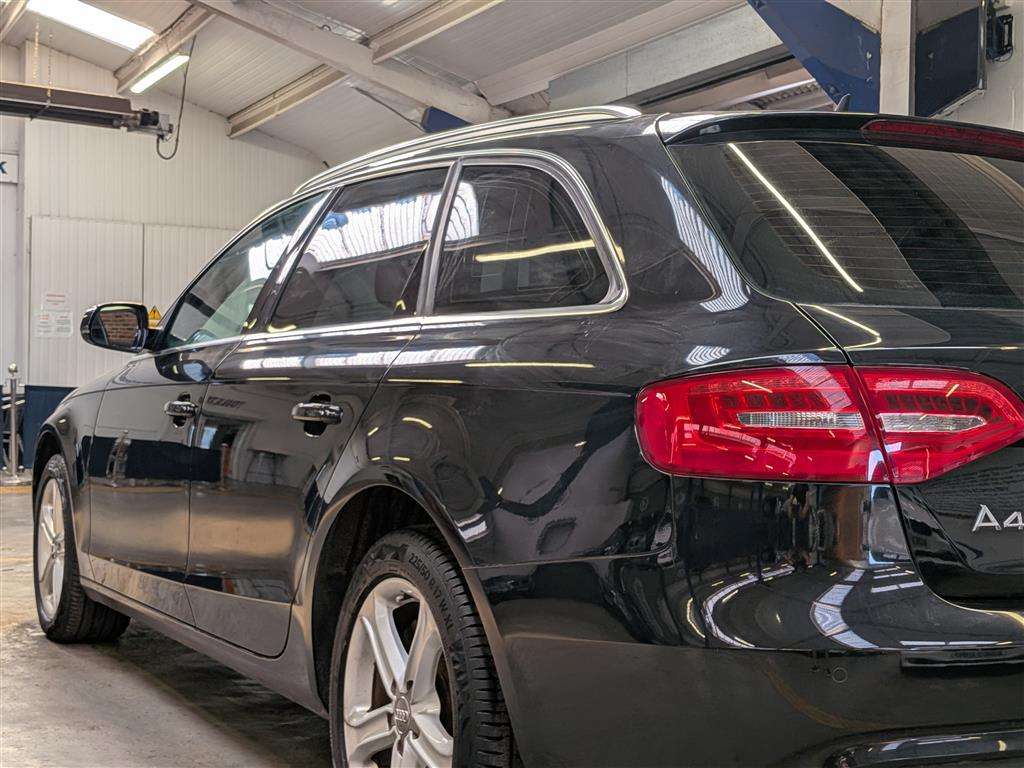 <p>2013 AUDI A4 SE TFSI QUATTRO AUTO</p>
