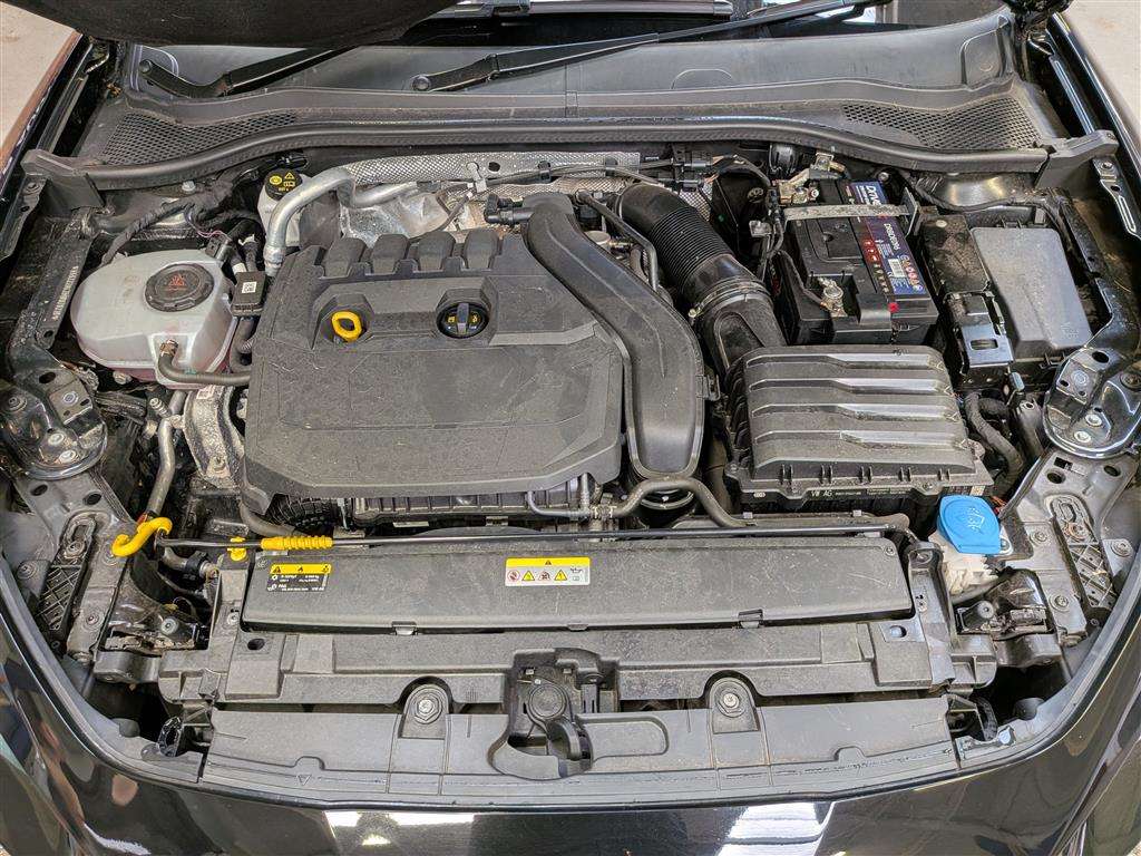 <p>2021 SEAT LEON FR TSI EVO</p>