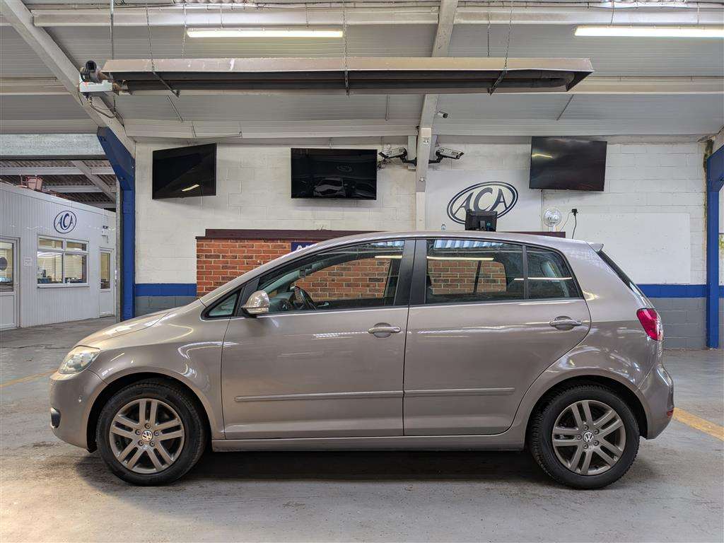 <p>2010 VOLKSWAGEN GOLF PLUS SE TDI S-A</p>