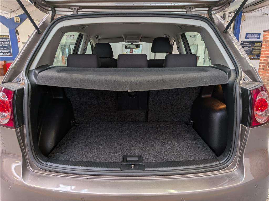 <p>2010 VOLKSWAGEN GOLF PLUS SE TDI S-A</p>