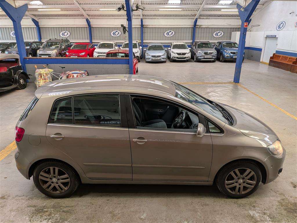 <p>2010 VOLKSWAGEN GOLF PLUS SE TDI S-A</p>