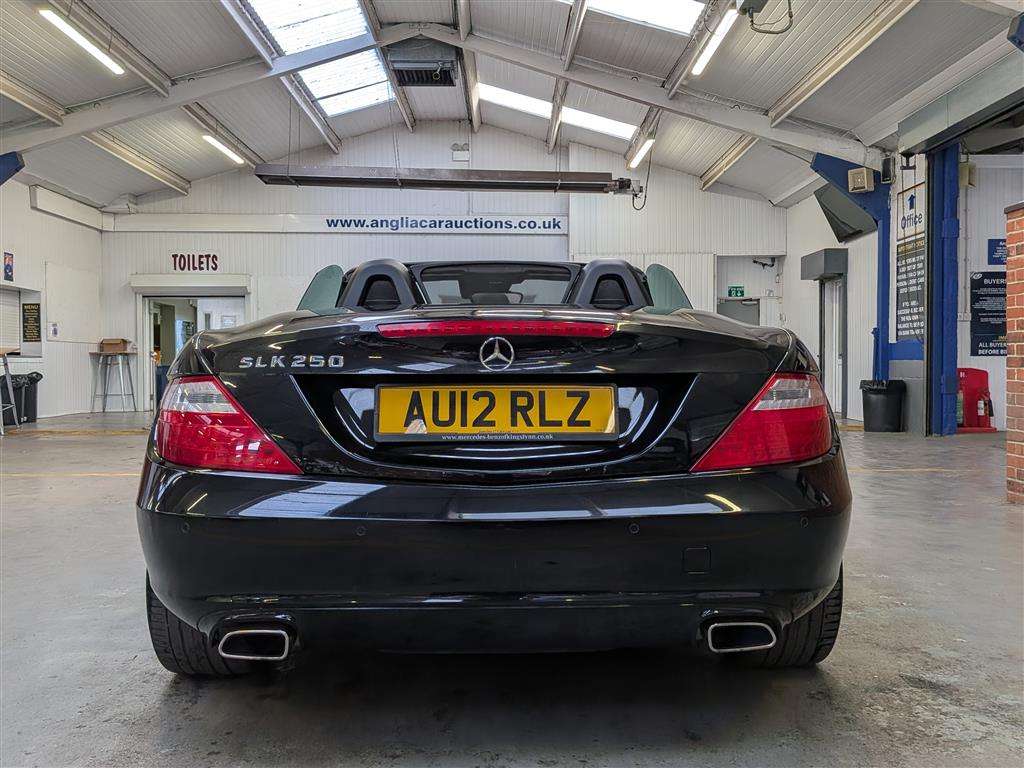 <p>2012 MERCEDES-BENZ SLK250 BLUEEFFICIENCY AUT</p>