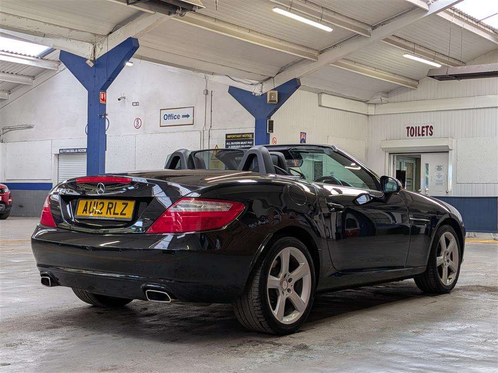 <p>2012 MERCEDES-BENZ SLK250 BLUEEFFICIENCY AUT</p>