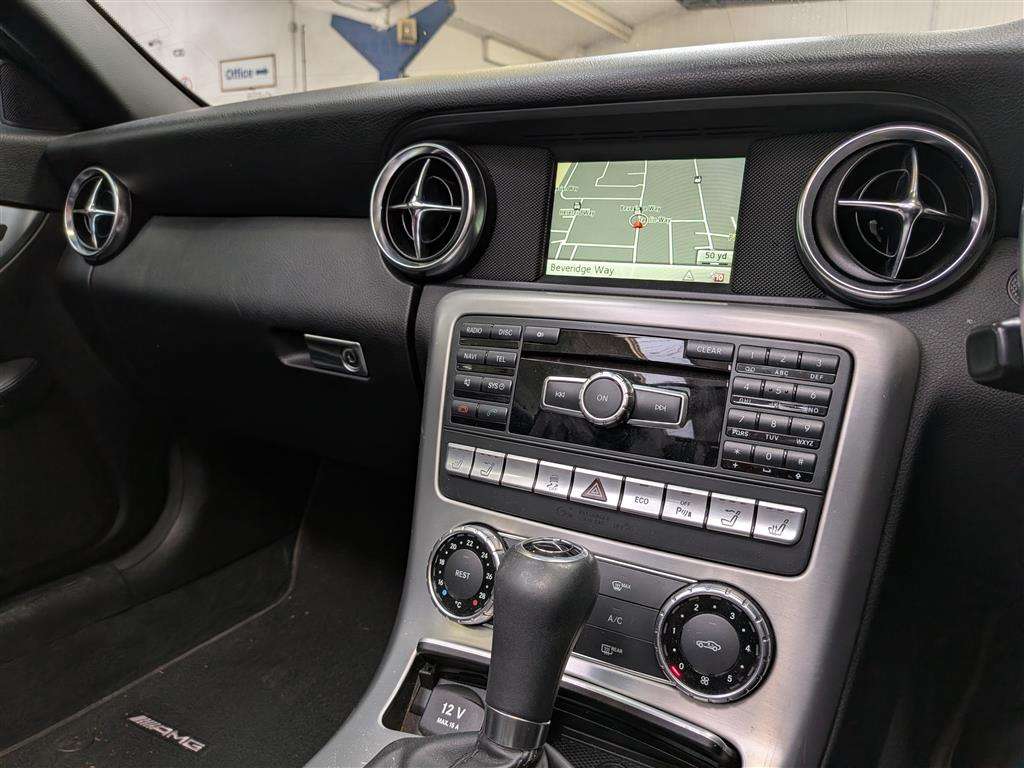 <p>2012 MERCEDES-BENZ SLK250 BLUEEFFICIENCY AUT</p>