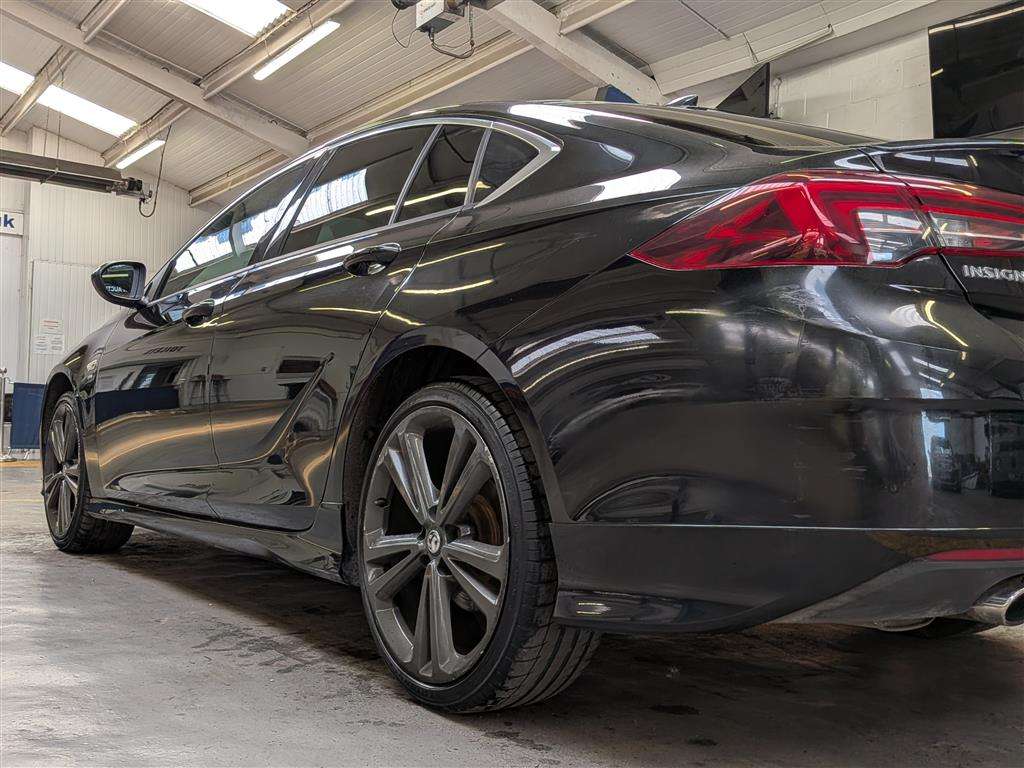 <p>2018 VAUXHALL INSIGNIA SRI VX-LINE NAV</p>