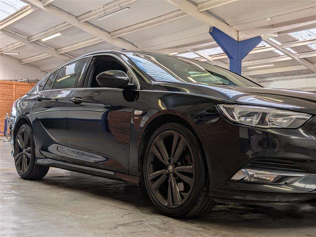 <p>2018 VAUXHALL INSIGNIA SRI VX-LINE NAV</p>