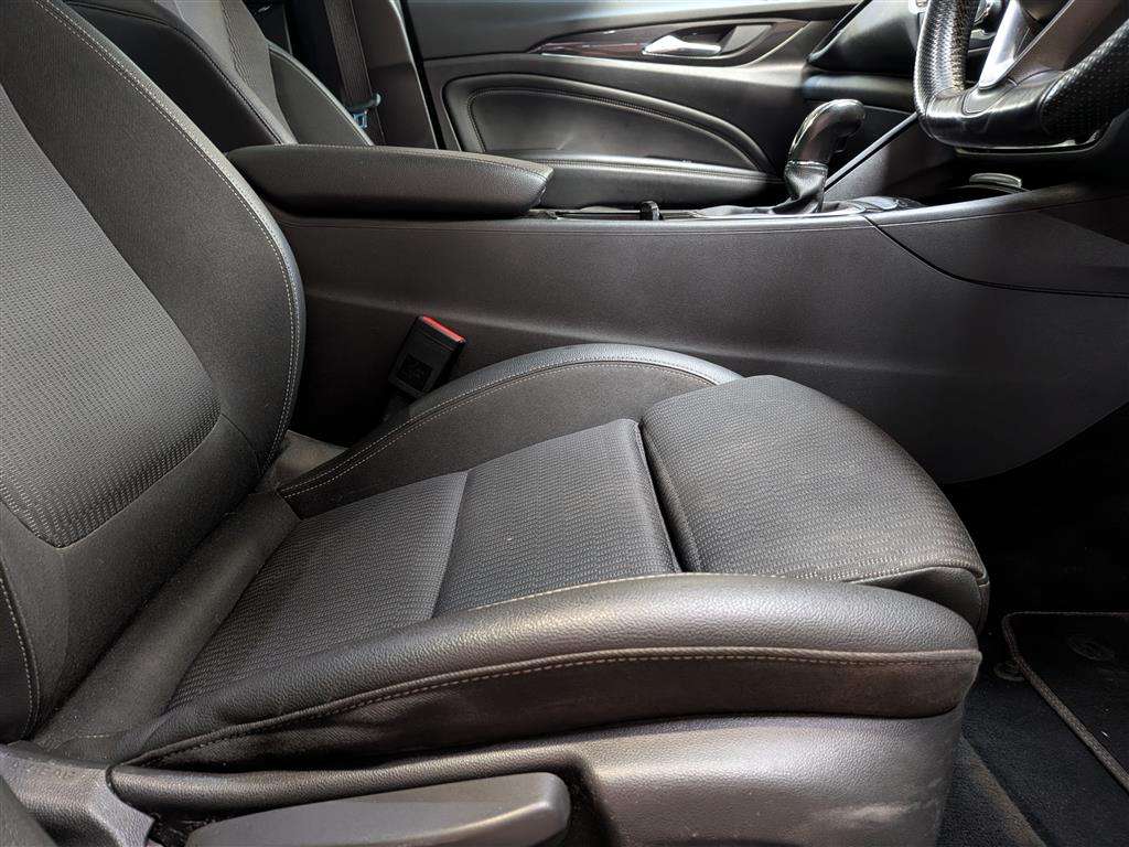 <p>2018 VAUXHALL INSIGNIA SRI VX-LINE NAV</p>
