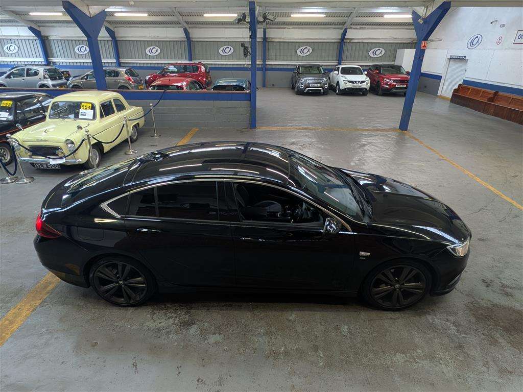 <p>2018 VAUXHALL INSIGNIA SRI VX-LINE NAV</p>