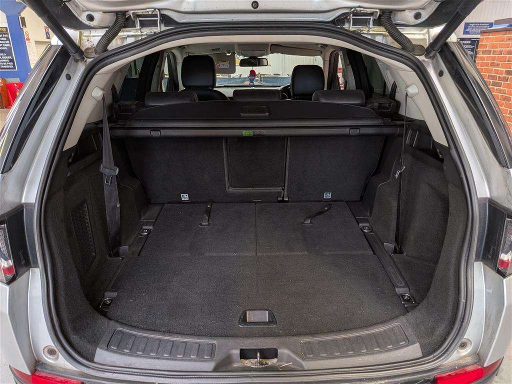 <p>2015 LAND ROVER DISCOVERY SPORT HSE TD4 A</p>
