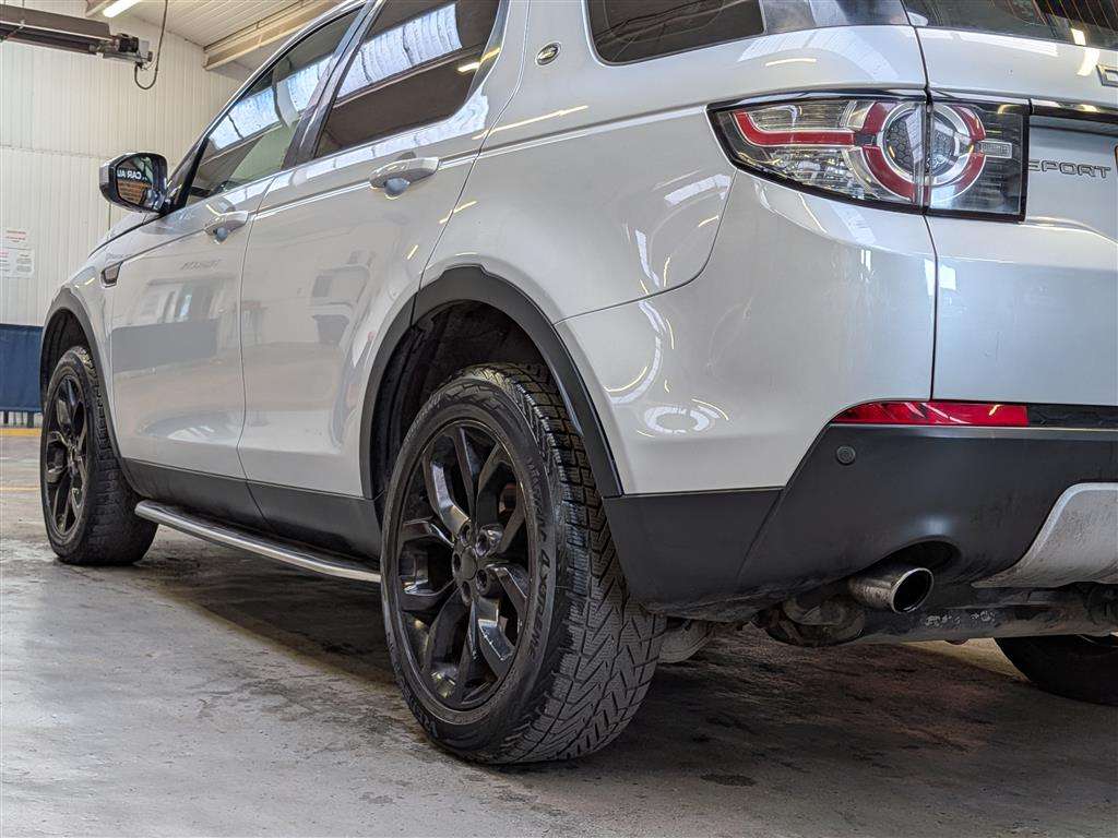 <p>2015 LAND ROVER DISCOVERY SPORT HSE TD4 A</p>