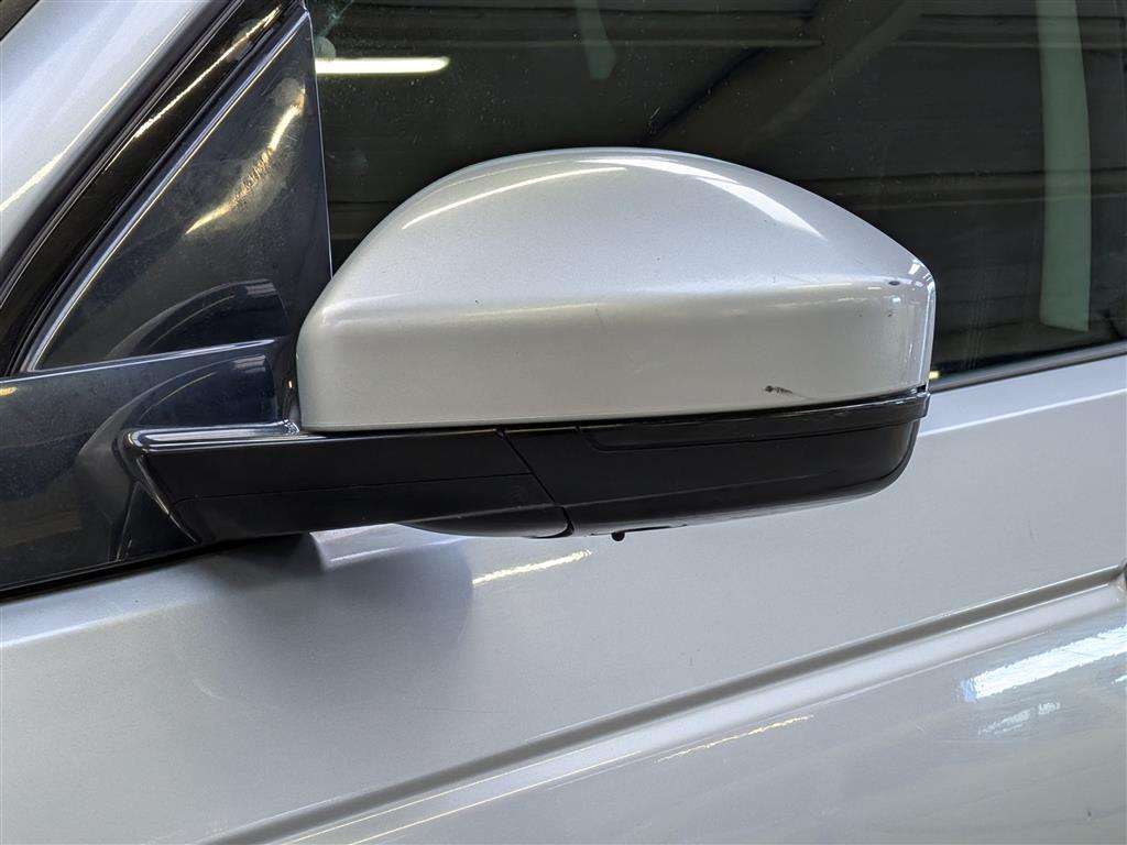 <p>2015 LAND ROVER DISCOVERY SPORT HSE TD4 A</p>