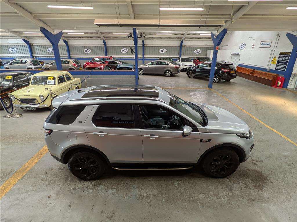<p>2015 LAND ROVER DISCOVERY SPORT HSE TD4 A</p>
