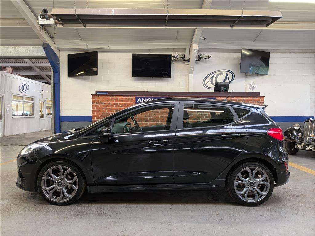 <p>2018 FORD FIESTA ST-LINE TURBO</p>