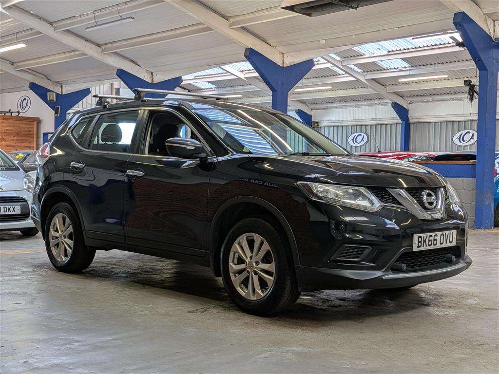 <p>2016 NISSAN X-TRAIL VISIA DCI</p>