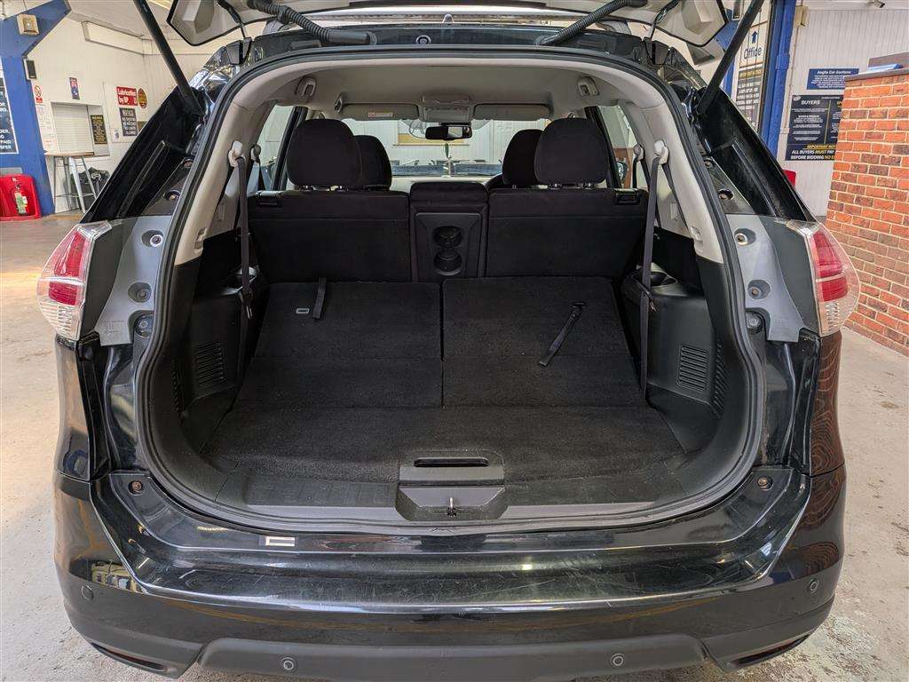 <p>2016 NISSAN X-TRAIL VISIA DCI</p>