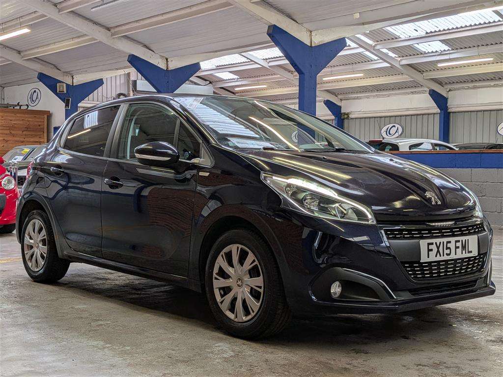 <p>2015 PEUGEOT 208</p>