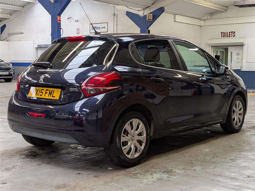 <p>2015 PEUGEOT 208</p>
