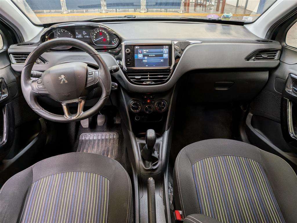 <p>2015 PEUGEOT 208</p>