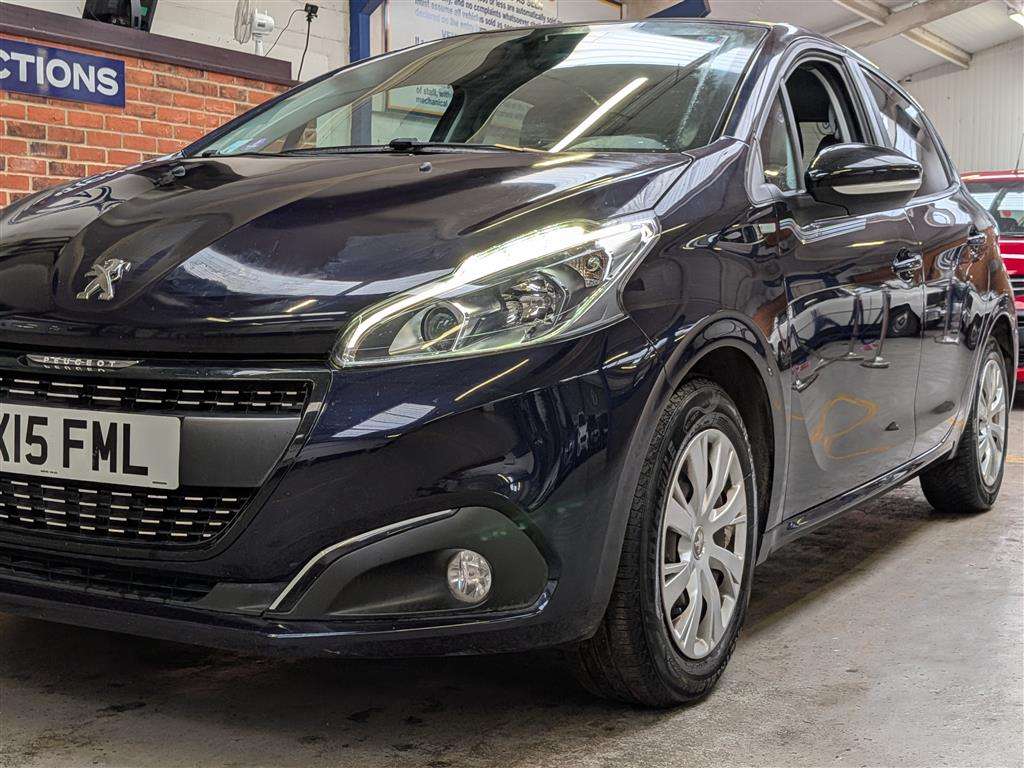 <p>2015 PEUGEOT 208</p>