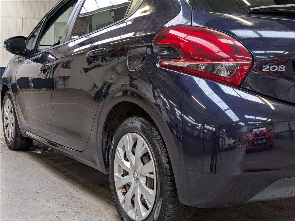 <p>2015 PEUGEOT 208</p>