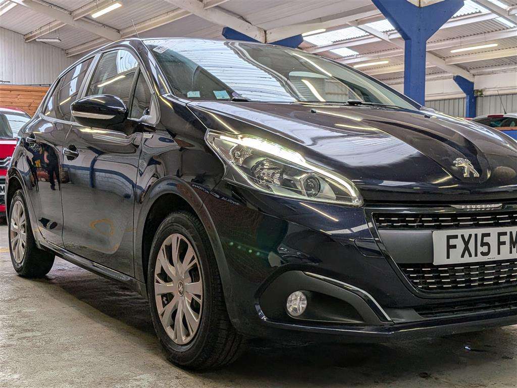 <p>2015 PEUGEOT 208</p>