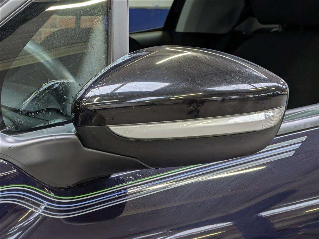 <p>2015 PEUGEOT 208</p>