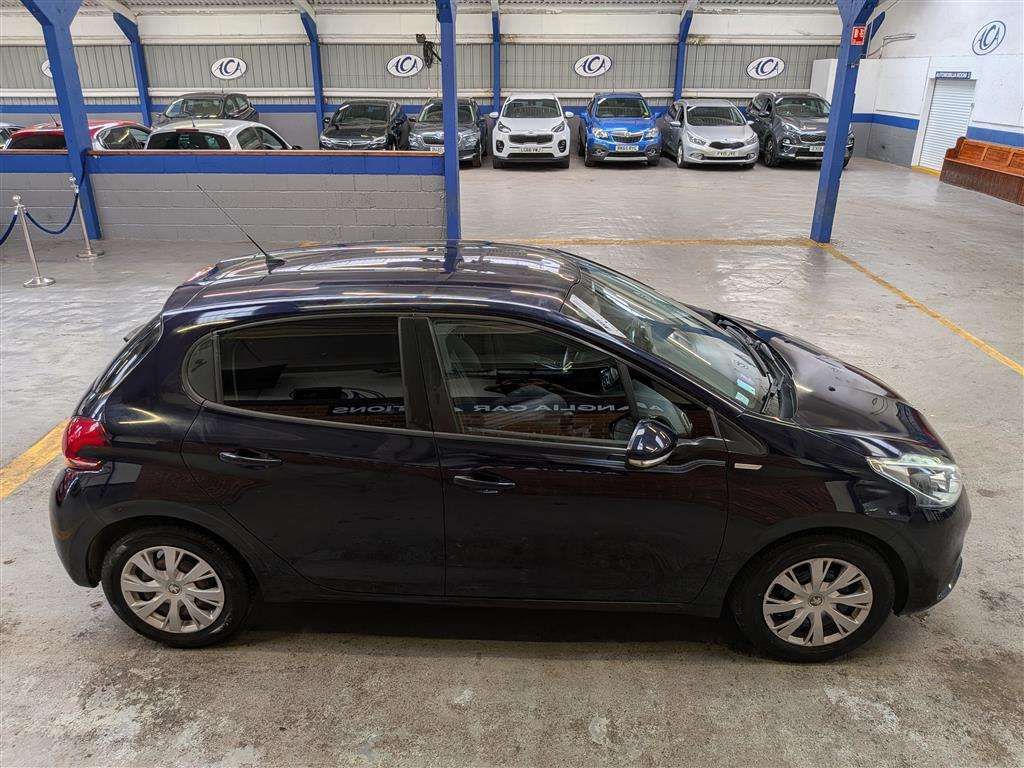 <p>2015 PEUGEOT 208</p>