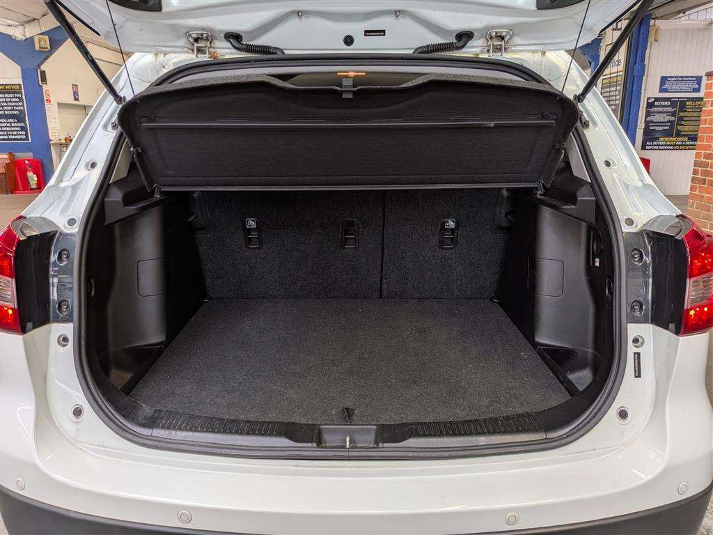 <p>2017 SUZUKI SX4 S-CROSS SZ-T B-JET AL</p>