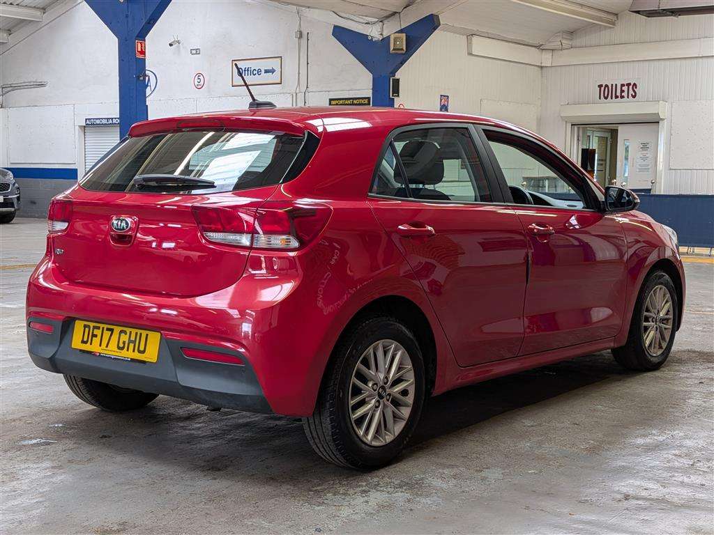 <p>2017 KIA RIO 2</p>