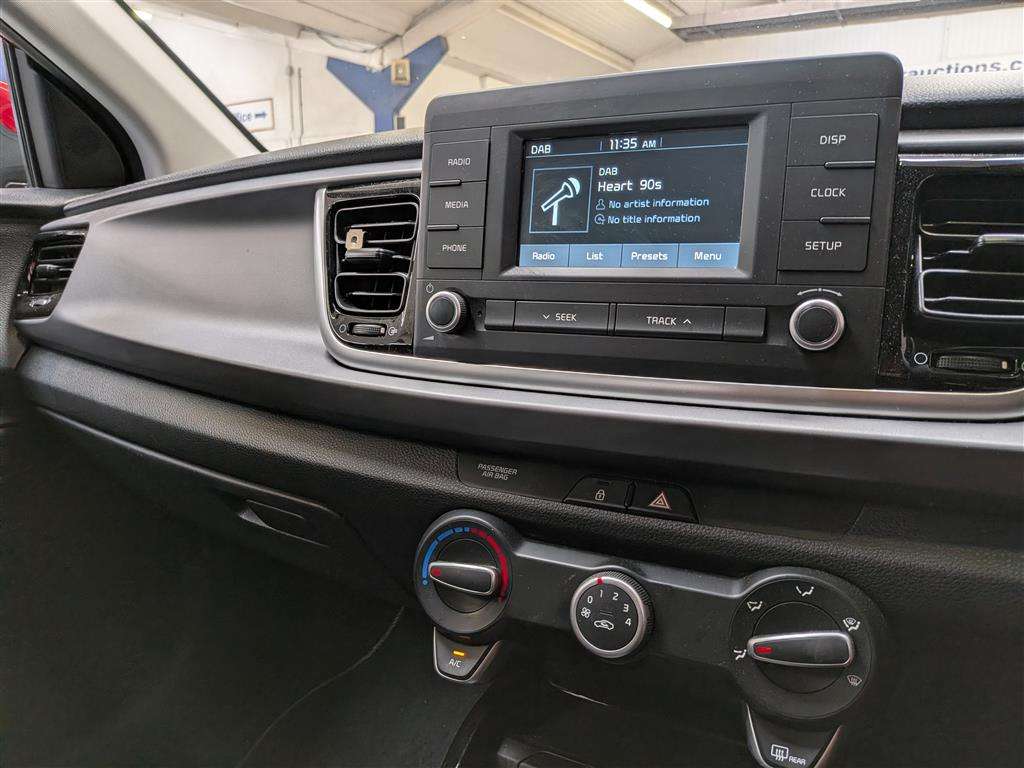 <p>2017 KIA RIO 2</p>