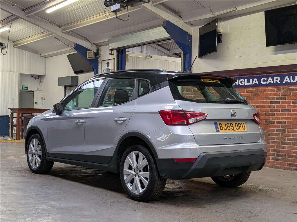 <p>2019 SEAT ARONA SE TECHNOLOGY TSI</p>