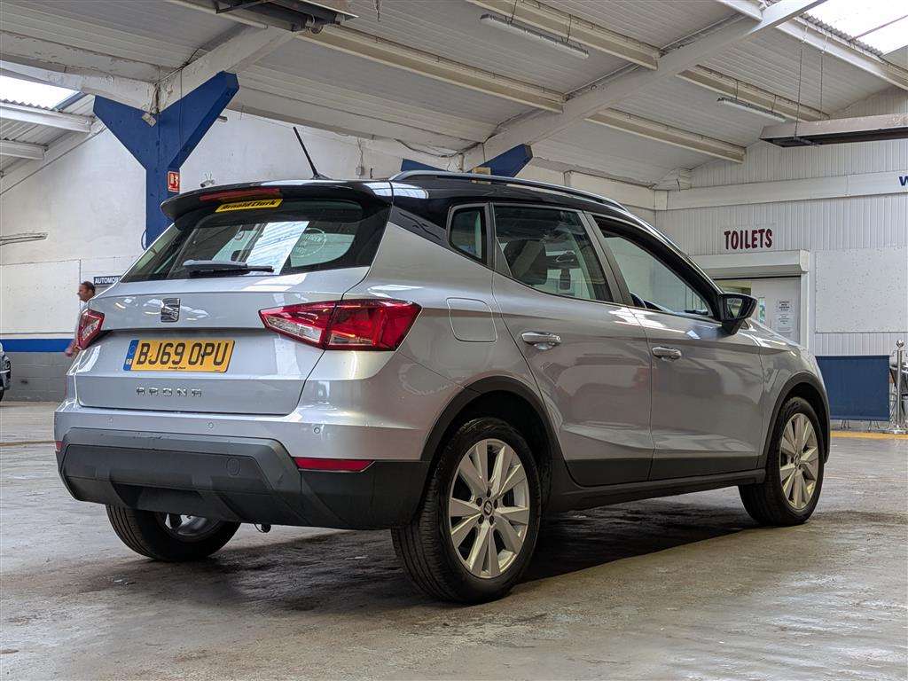 <p>2019 SEAT ARONA SE TECHNOLOGY TSI</p>