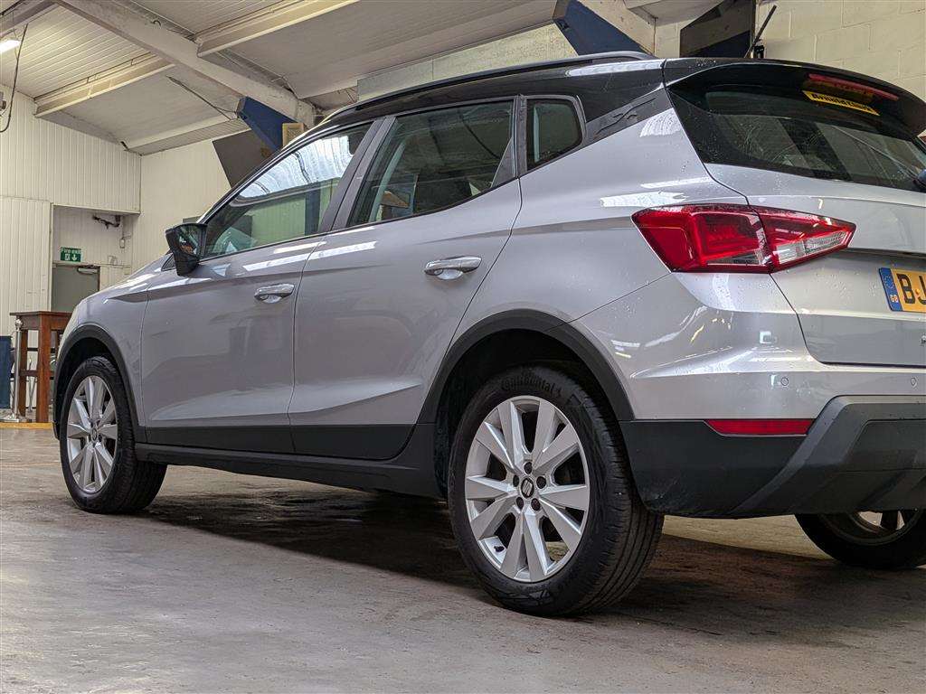 <p>2019 SEAT ARONA SE TECHNOLOGY TSI</p>
