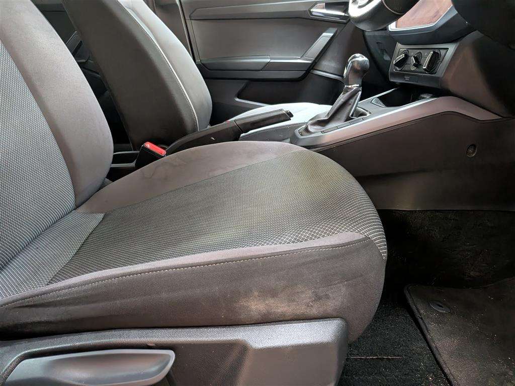 <p>2019 SEAT ARONA SE TECHNOLOGY TSI</p>