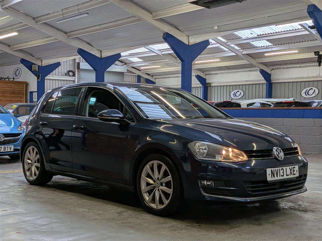 <p>2013 VOLKSWAGEN GOLF GT BLUEMOTION TEC TD</p>