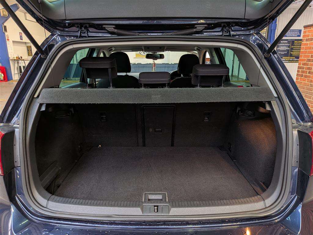 <p>2013 VOLKSWAGEN GOLF GT BLUEMOTION TEC TD</p>
