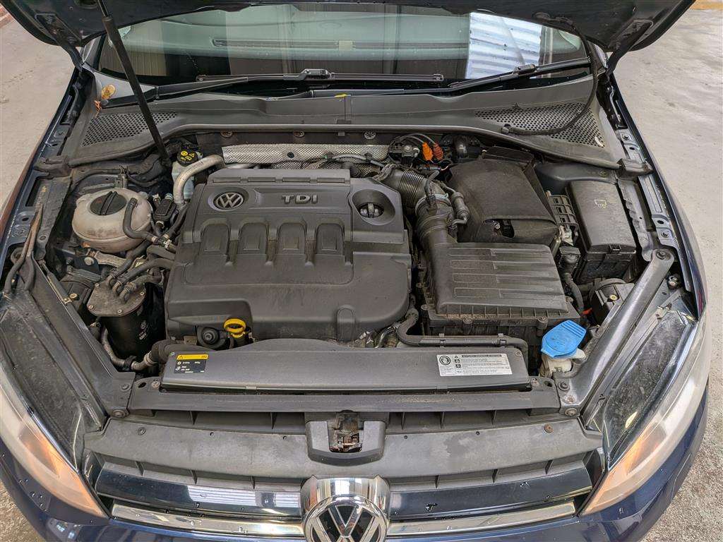 <p>2013 VOLKSWAGEN GOLF GT BLUEMOTION TEC TD</p>