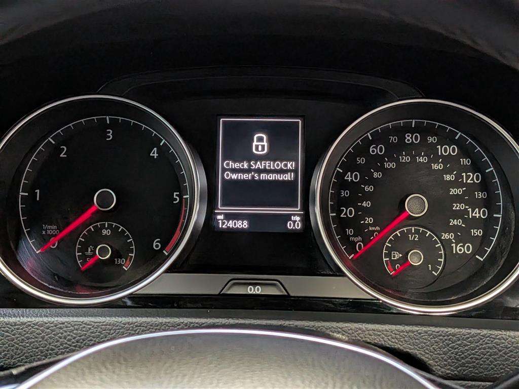 <p>2013 VOLKSWAGEN GOLF GT BLUEMOTION TEC TD</p>