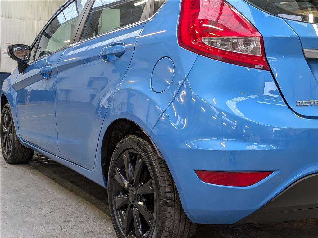 <p>2010 FORD FIESTA ZETEC 95</p>