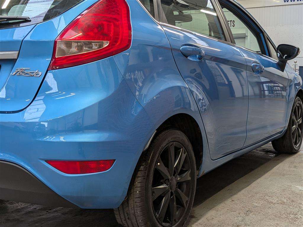 <p>2010 FORD FIESTA ZETEC 95</p>