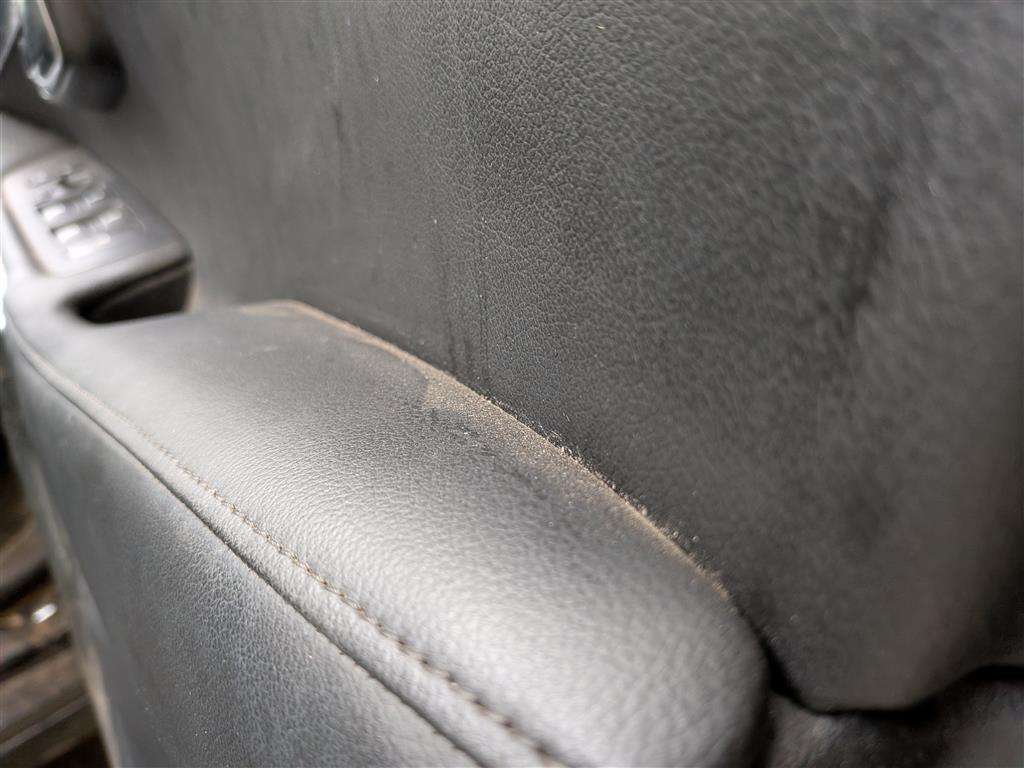 <p>2014 VOLVO V40 SE LUX NAV D2</p>