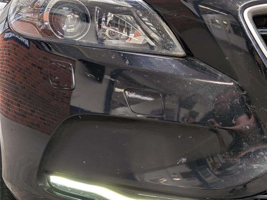 <p>2014 VOLVO V40 SE LUX NAV D2</p>