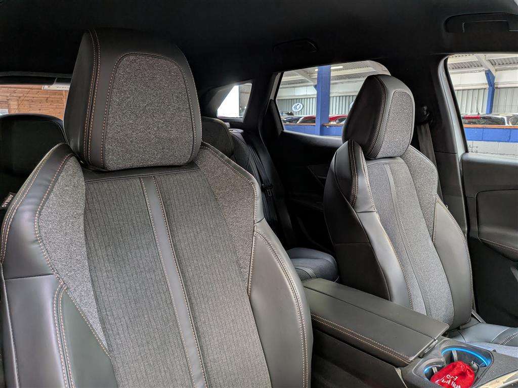 <p>2017 PEUGEOT 3008 GT LINE S/S</p>