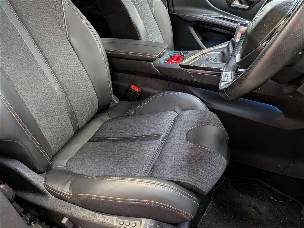 <p>2017 PEUGEOT 3008 GT LINE S/S</p>