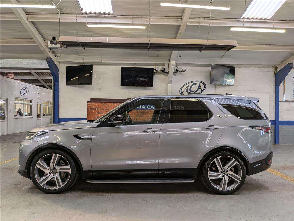 <p>2022 LAND ROVER DISCOVERY R-DYNAM HSE D M</p>
